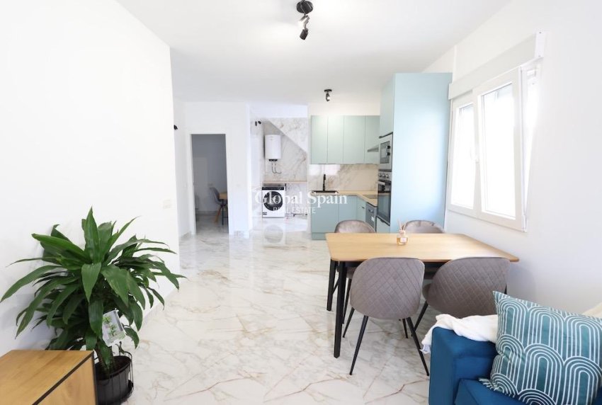 Venta - CASA -
TORREVIEJA - Costa Blanca