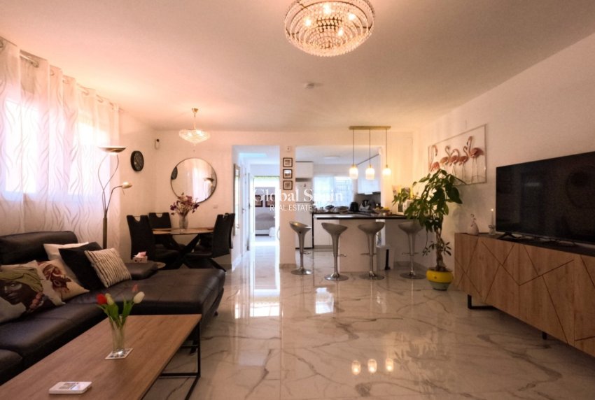 Venta - CASA -
TORREVIEJA - Costa Blanca