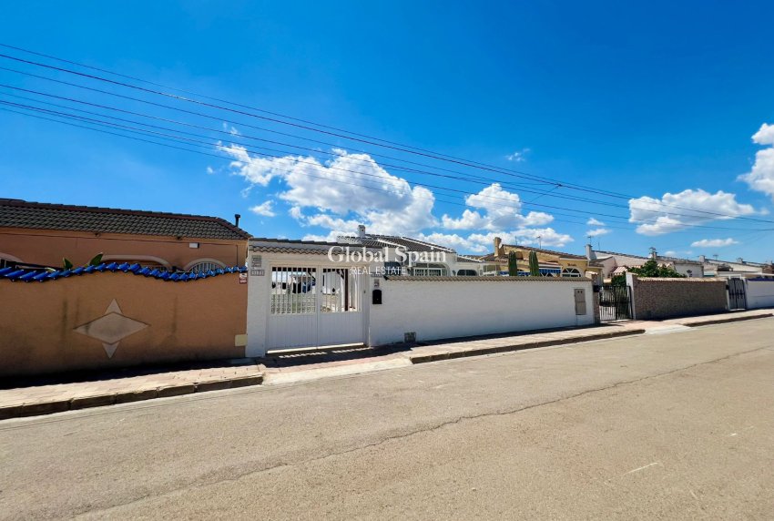 Venta - CASA -
TORREVIEJA - Costa Blanca