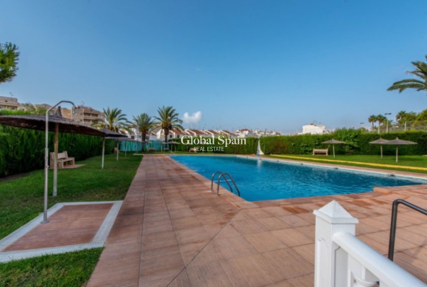 Venta - CASA -
TORREVIEJA - Costa Blanca