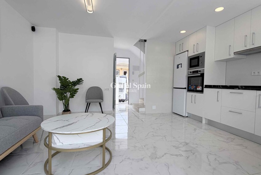 Venta - CASA -
TORREVIEJA - Costa Blanca