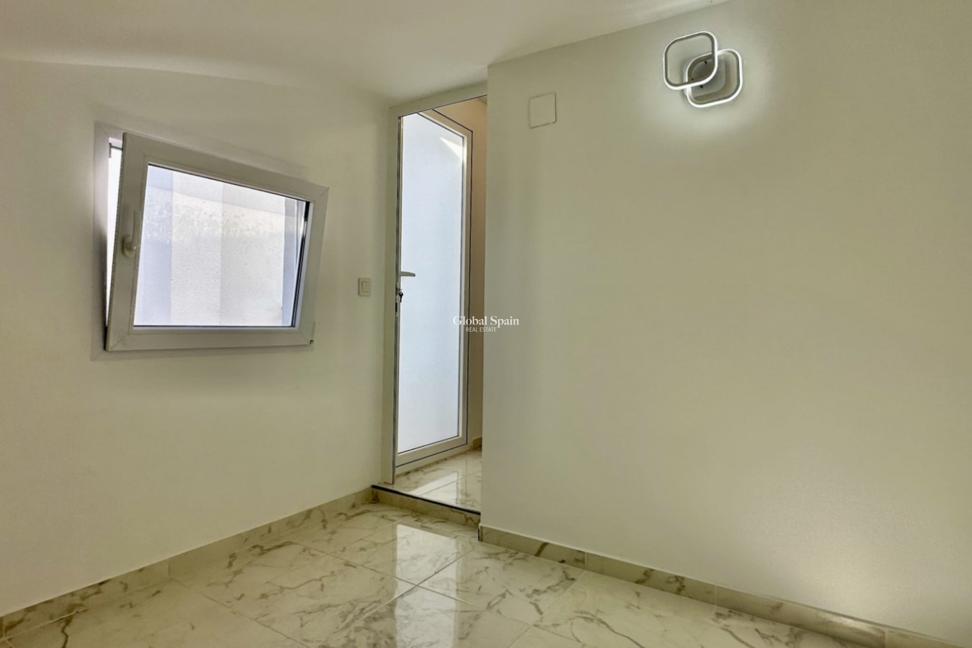 Venta - CASA -
TORREVIEJA - Costa Blanca