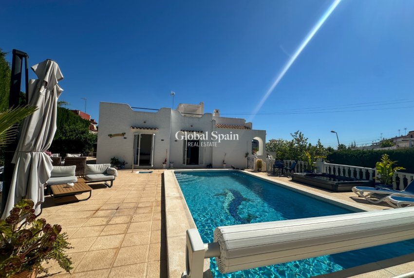Venta - CASA -
TORREVIEJA - Costa Blanca