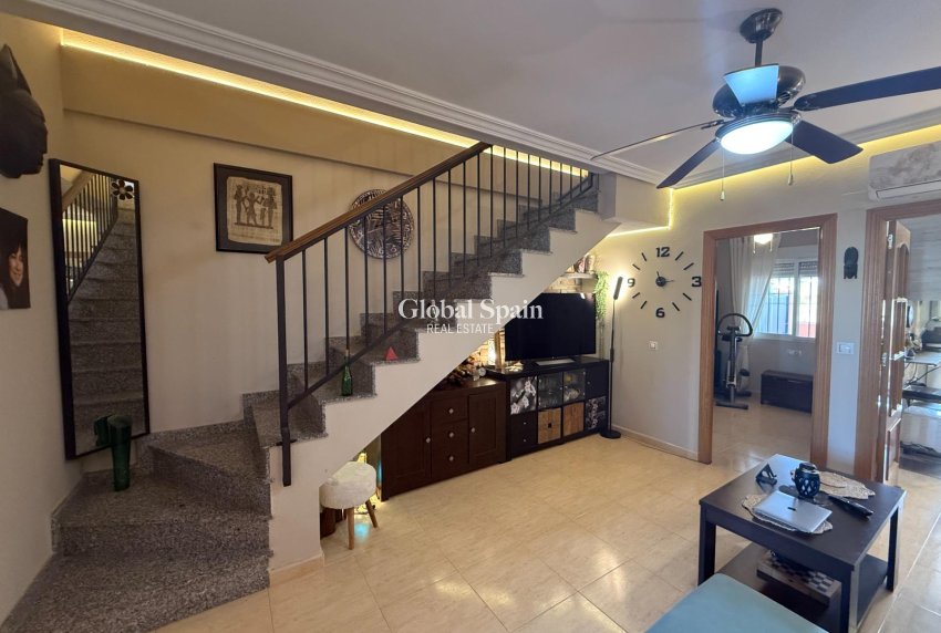 Venta - CASA -
TORREVIEJA - El limonar