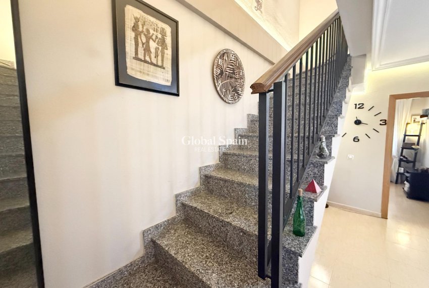 Venta - CASA -
TORREVIEJA - El limonar