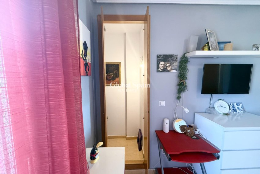 Venta - CASA -
TORREVIEJA - El limonar