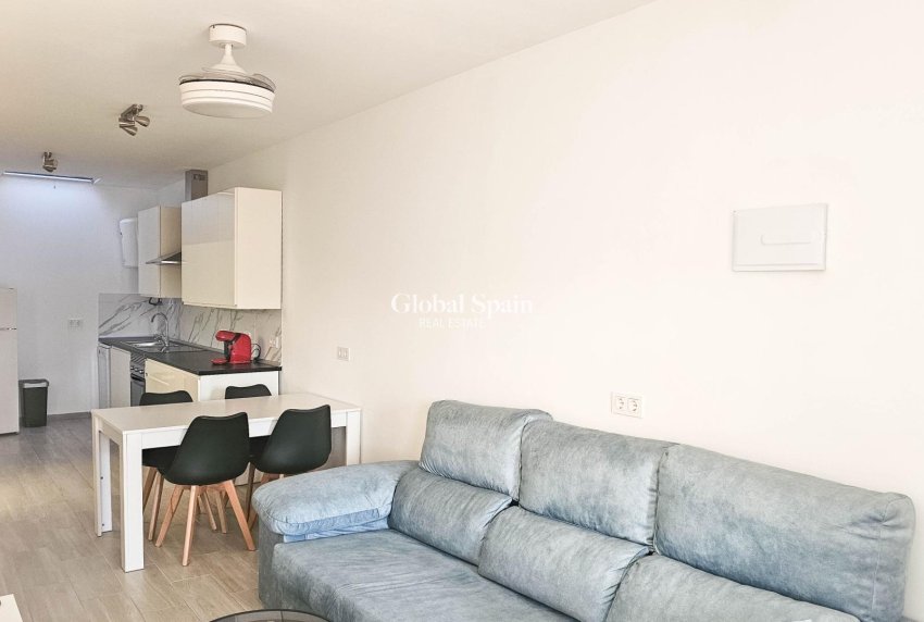 Venta - CASA -
TORREVIEJA - El limonar