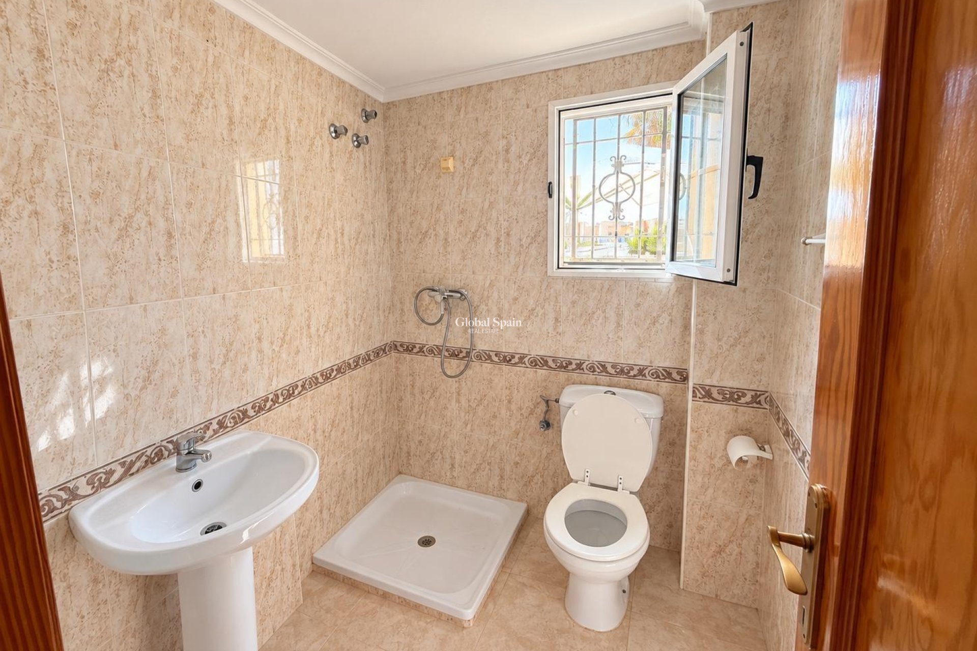 Venta - CASA -
TORREVIEJA - El limonar