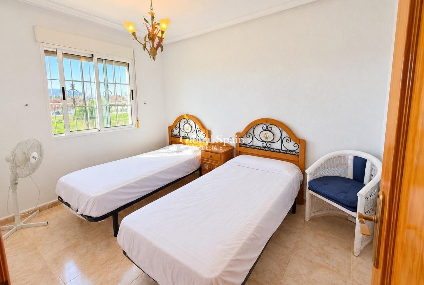 Venta - CASA -
TORREVIEJA - El limonar