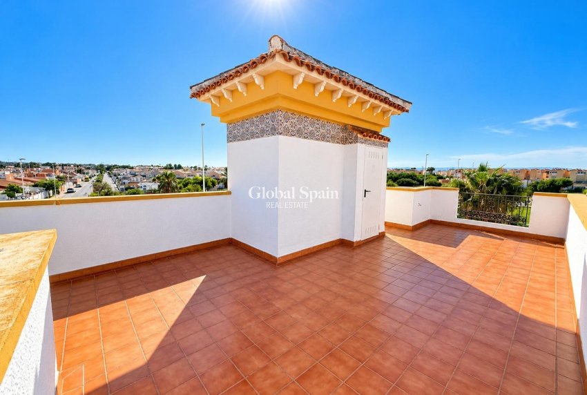 Venta - CASA -
TORREVIEJA - El limonar