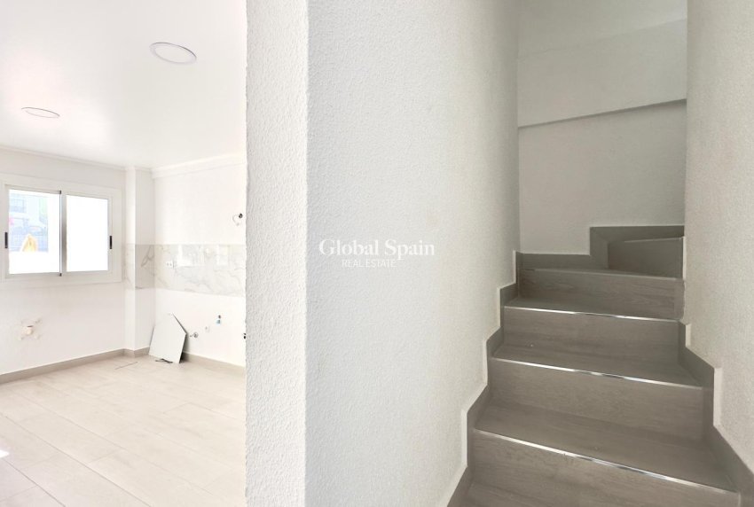 Venta - CASA -
TORREVIEJA - La Mata