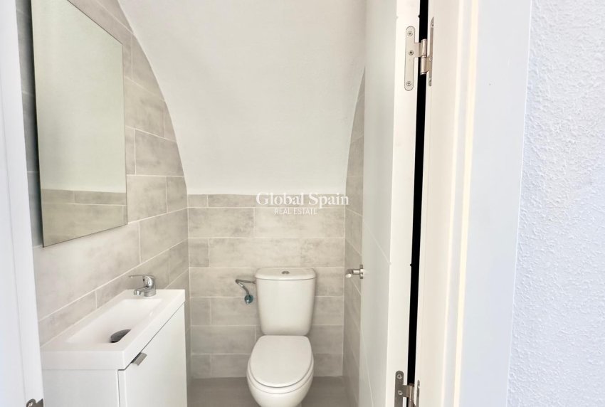 Venta - CASA -
TORREVIEJA - La Mata