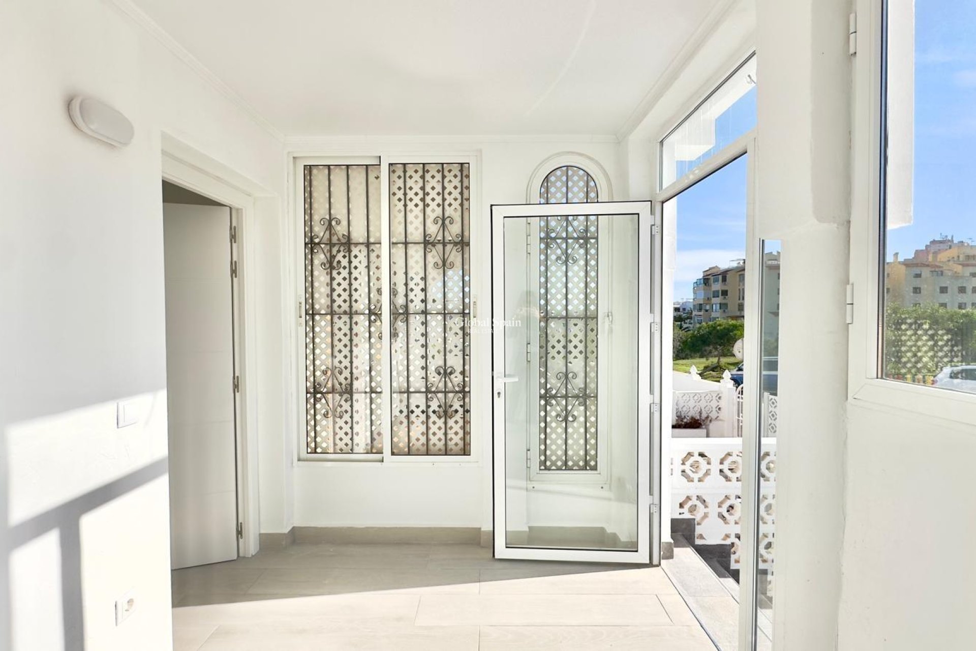 Venta - CASA -
TORREVIEJA - La Mata