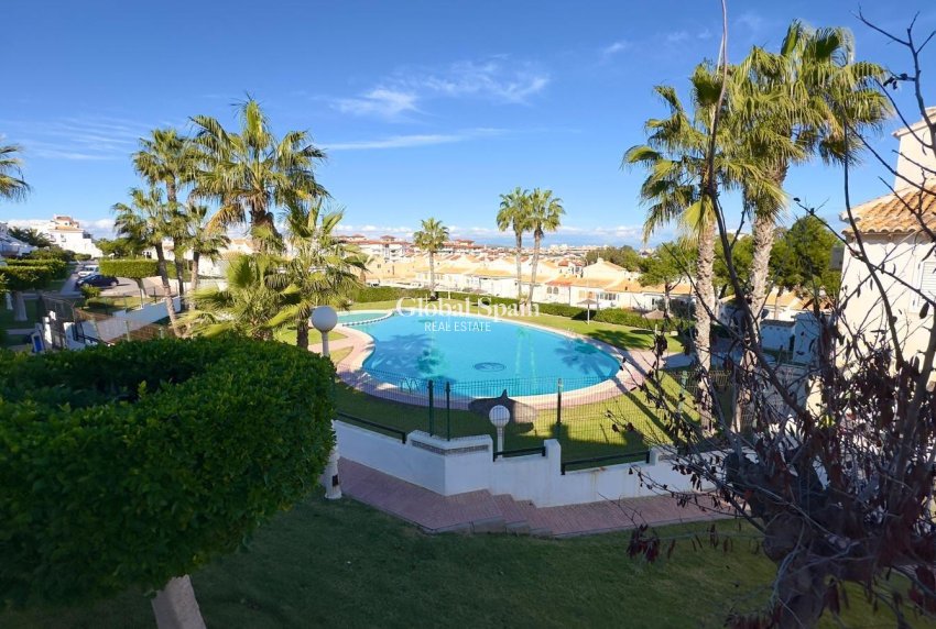 Venta - CASA -
TORREVIEJA - La Mata