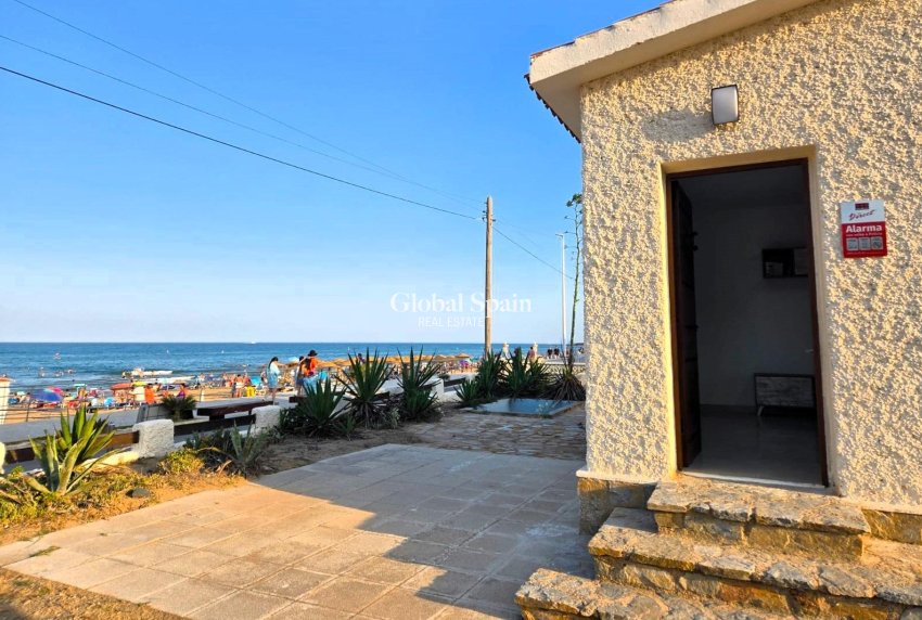 Venta - CASA -
TORREVIEJA - La Mata