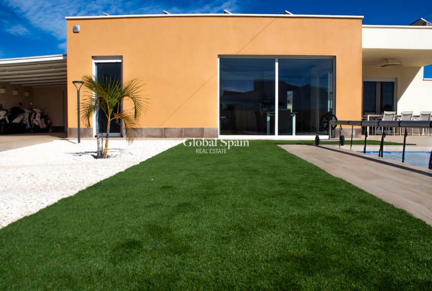 Venta - CASA -
TORREVIEJA - La Siesta - El Salado - Torreta