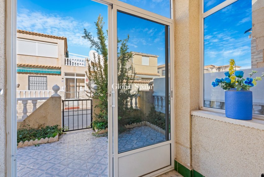 Venta - Casa -
TORREVIEJA - La Siesta