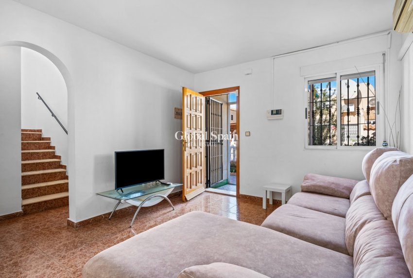 Venta - Casa -
TORREVIEJA - La Siesta