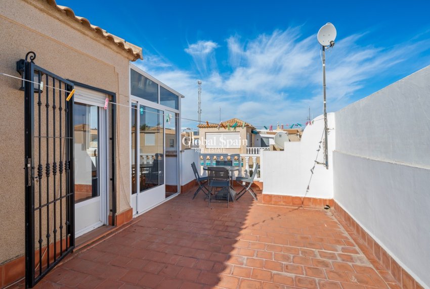 Venta - Casa -
TORREVIEJA - La Siesta