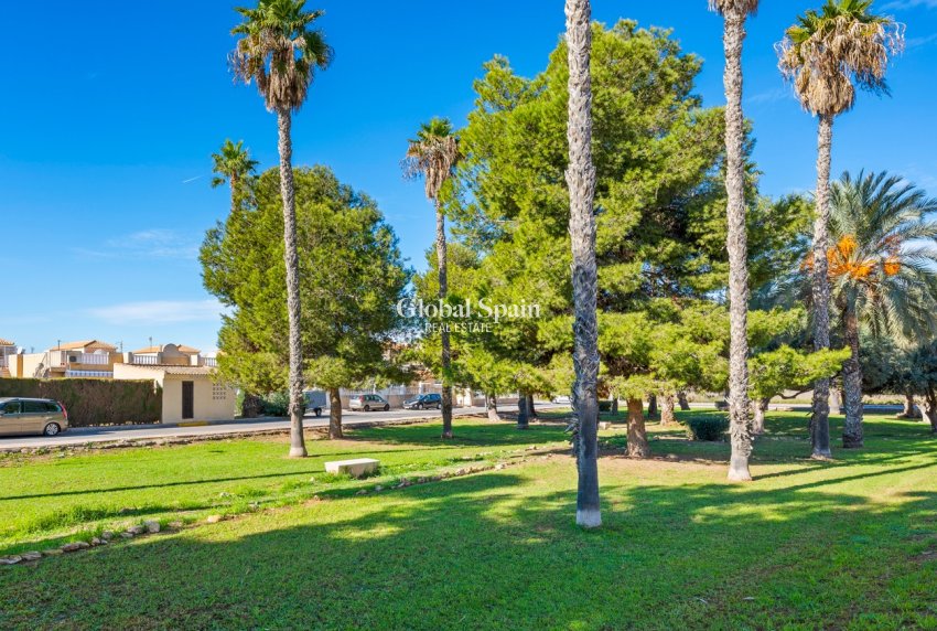 Venta - Casa -
TORREVIEJA - La Siesta