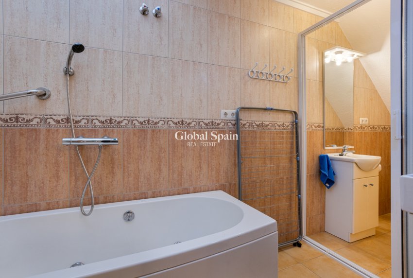 Venta - CASA -
TORREVIEJA - La Siesta