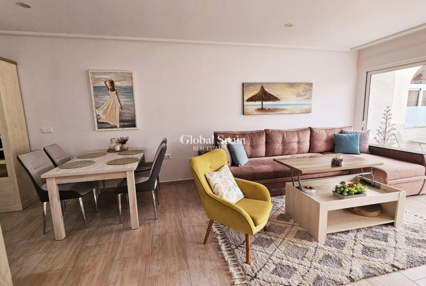 Venta - CASA -
TORREVIEJA - La Siesta