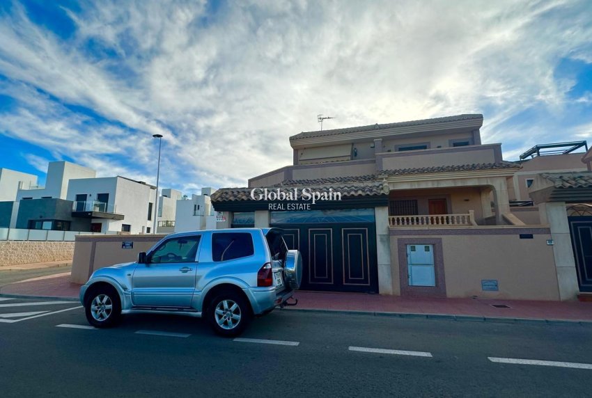 Venta - CASA -
TORREVIEJA - La Siesta