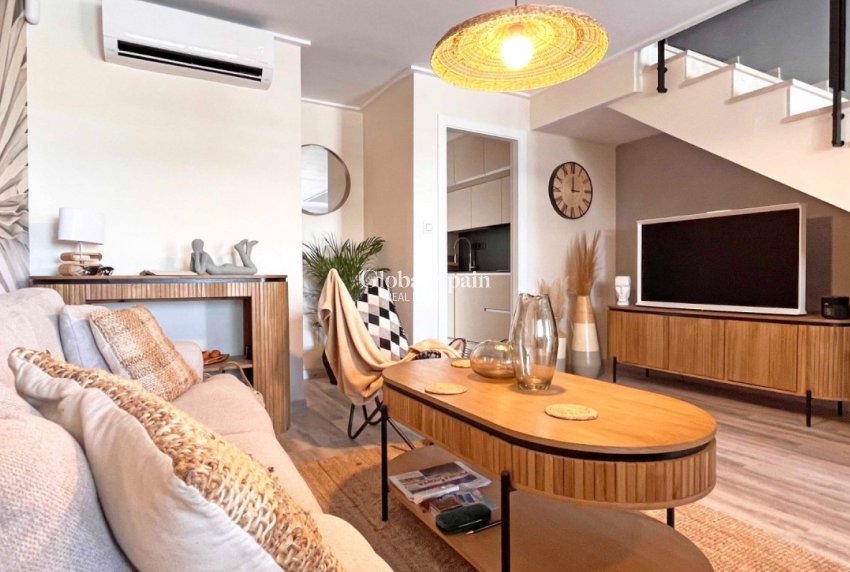 Venta - Casa -
TORREVIEJA - LOS BALCONES - LOS ALTOS