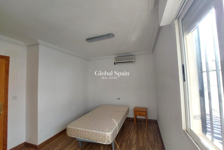 Venta - Casa -
TORREVIEJA - LOS BALCONES - LOS ALTOS