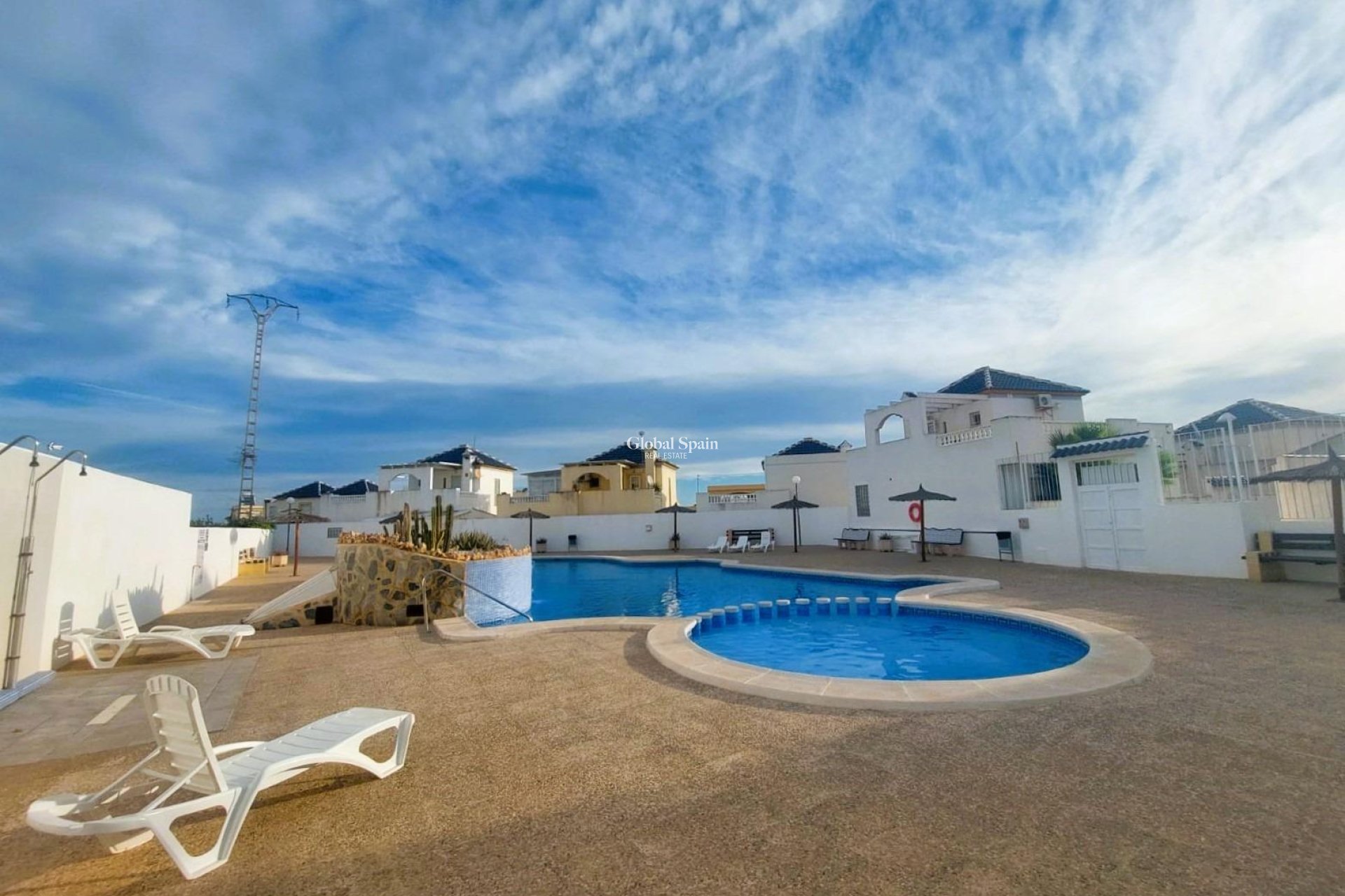 Venta - Casa -
TORREVIEJA - LOS BALCONES - LOS ALTOS
