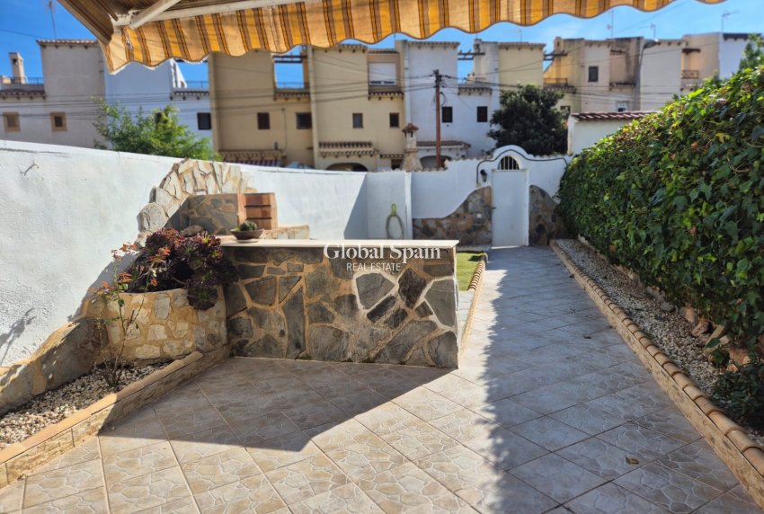 Venta - CASA -
TORREVIEJA - LOS BALCONES - LOS ALTOS