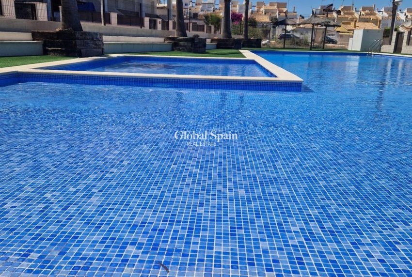 Venta - CASA -
TORREVIEJA - LOS BALCONES - LOS ALTOS