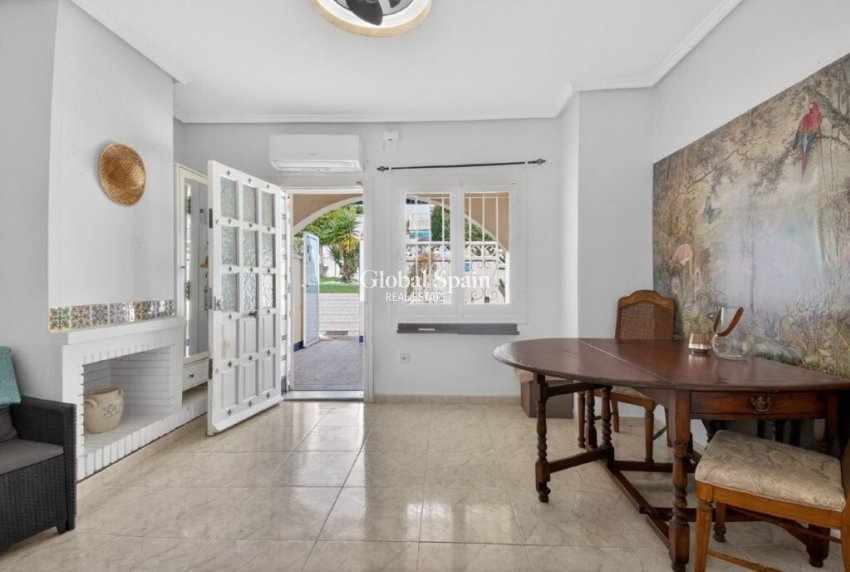 Venta - CASA -
TORREVIEJA - LOS BALCONES - LOS ALTOS