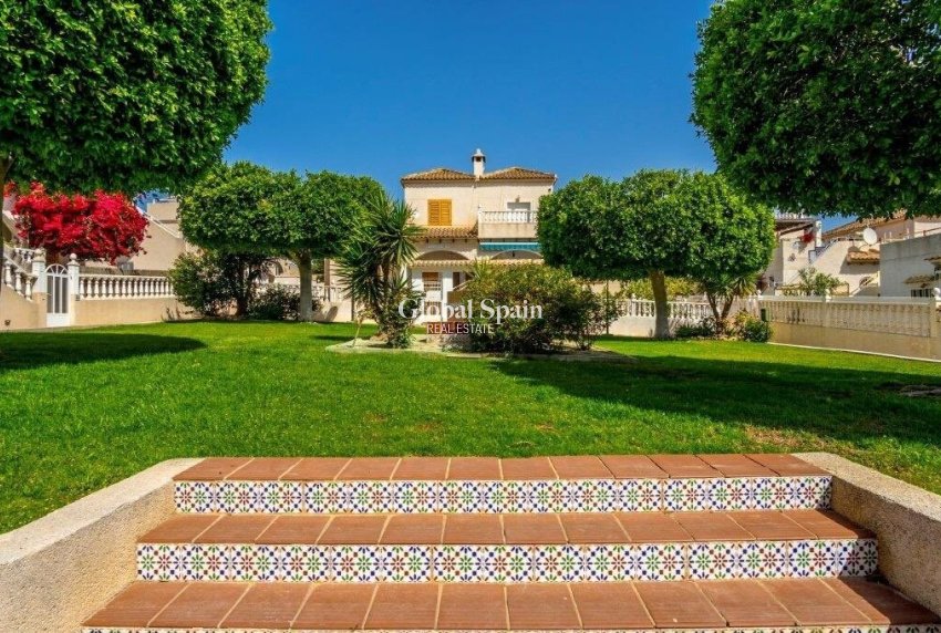 Venta - CASA -
TORREVIEJA - LOS BALCONES - LOS ALTOS