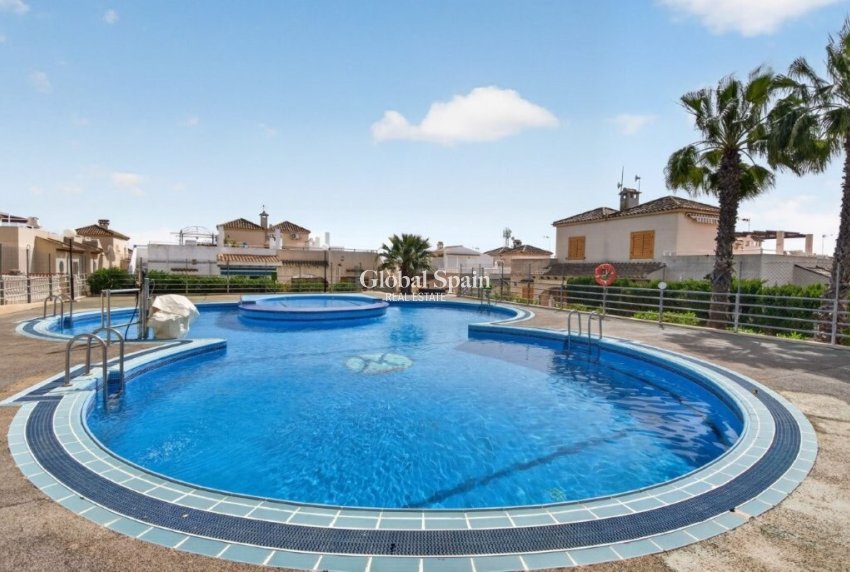 Venta - CASA -
TORREVIEJA - LOS BALCONES - LOS ALTOS