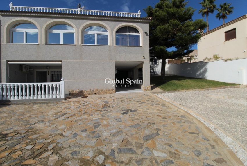 Venta - CASA -
TORREVIEJA - LOS BALCONES - LOS ALTOS