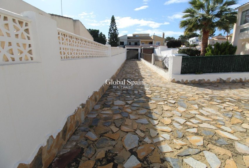 Venta - CASA -
TORREVIEJA - LOS BALCONES - LOS ALTOS