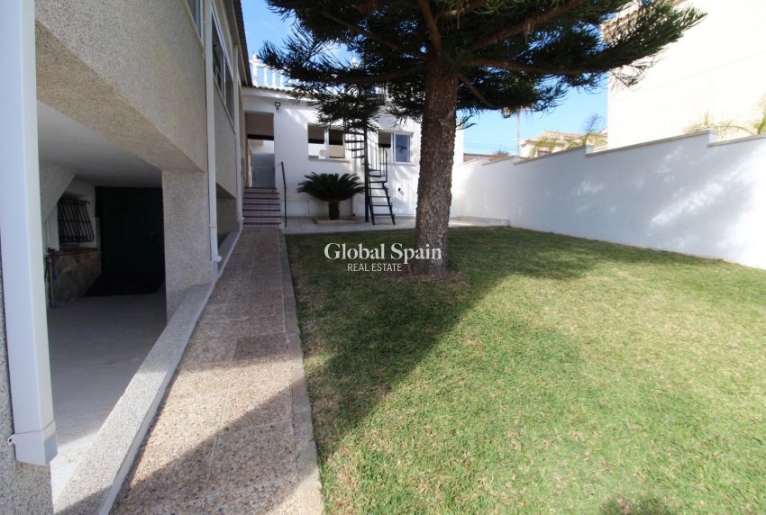 Venta - CASA -
TORREVIEJA - LOS BALCONES - LOS ALTOS
