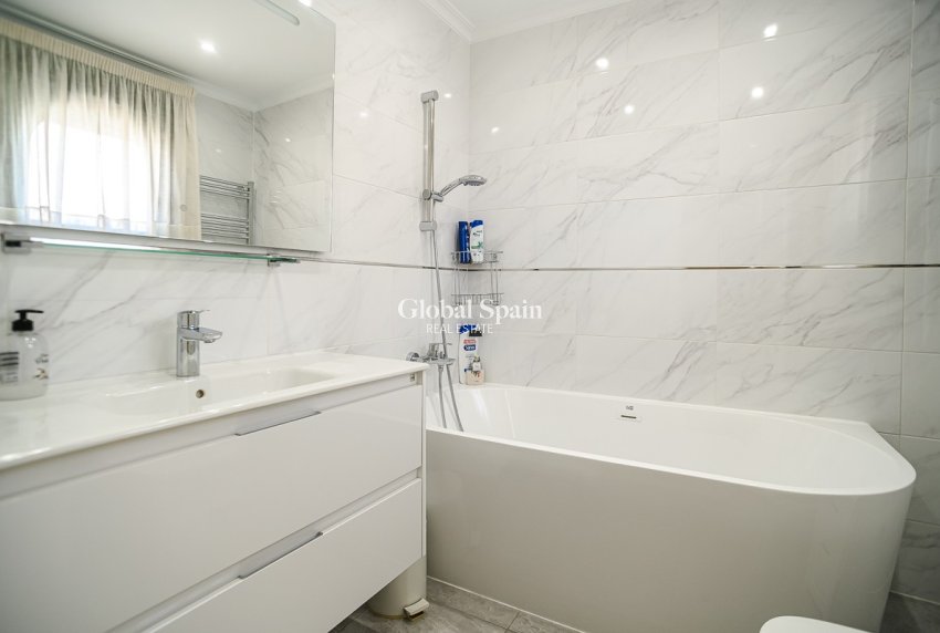 Venta - CASA -
TORREVIEJA - LOS BALCONES - LOS ALTOS