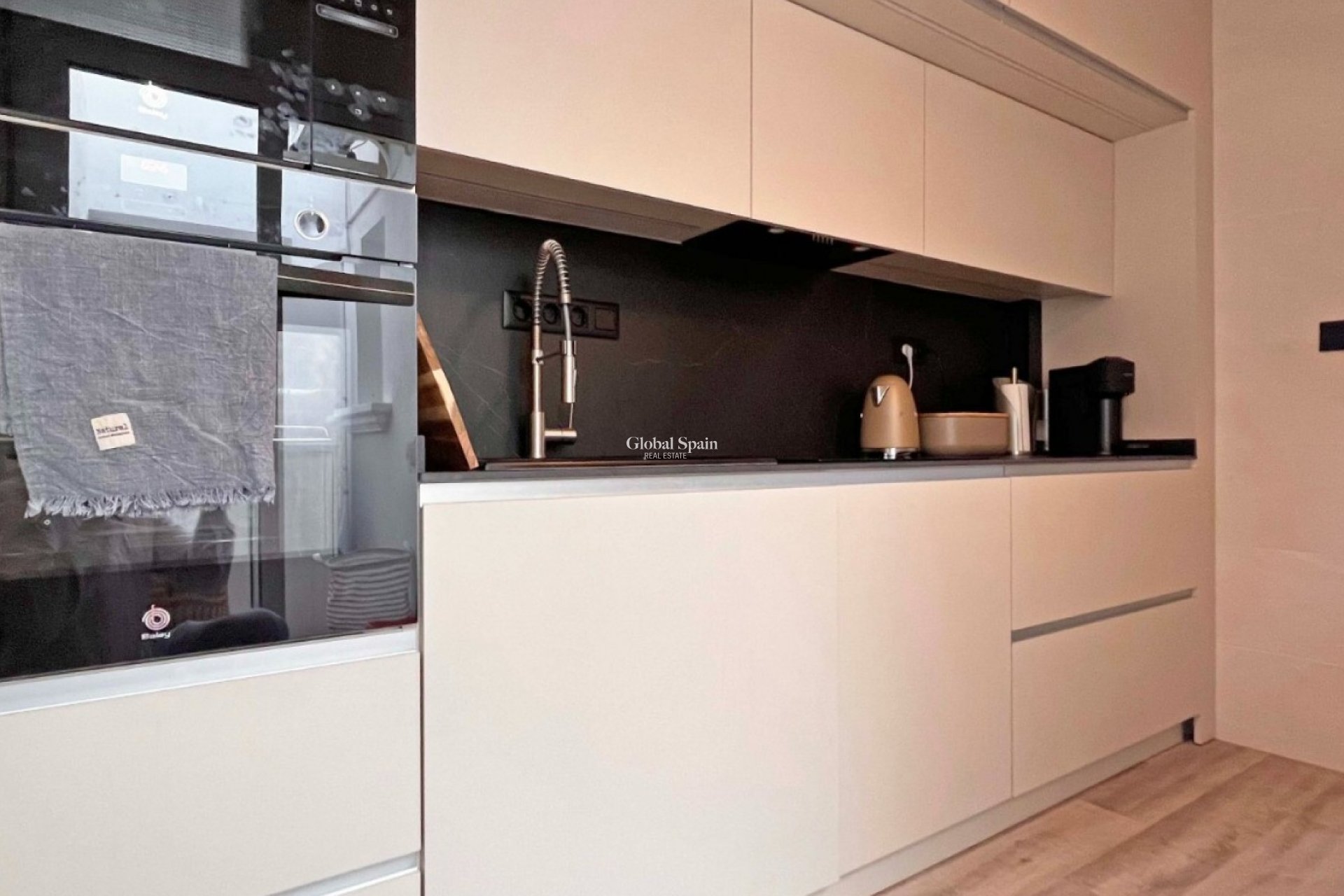 Venta - Casa -
TORREVIEJA - LOS BALCONES - LOS ALTOS