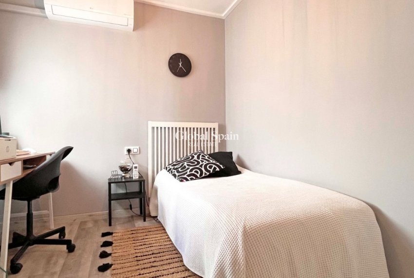 Venta - Casa -
TORREVIEJA - LOS BALCONES - LOS ALTOS