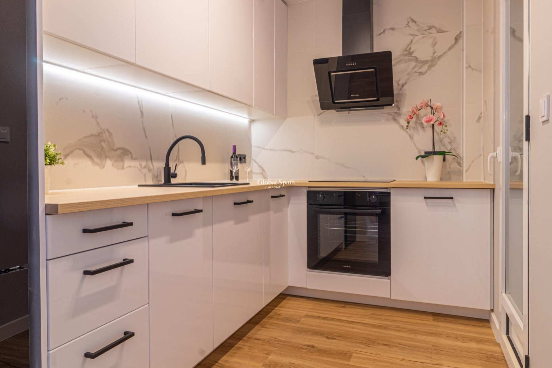 Venta - Casa -
TORREVIEJA - LOS BALCONES - LOS ALTOS