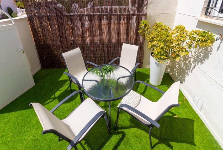 Venta - Casa -
TORREVIEJA - LOS BALCONES - LOS ALTOS