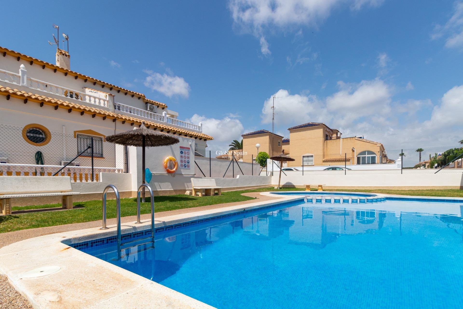 Venta - Casa -
TORREVIEJA - LOS BALCONES - LOS ALTOS