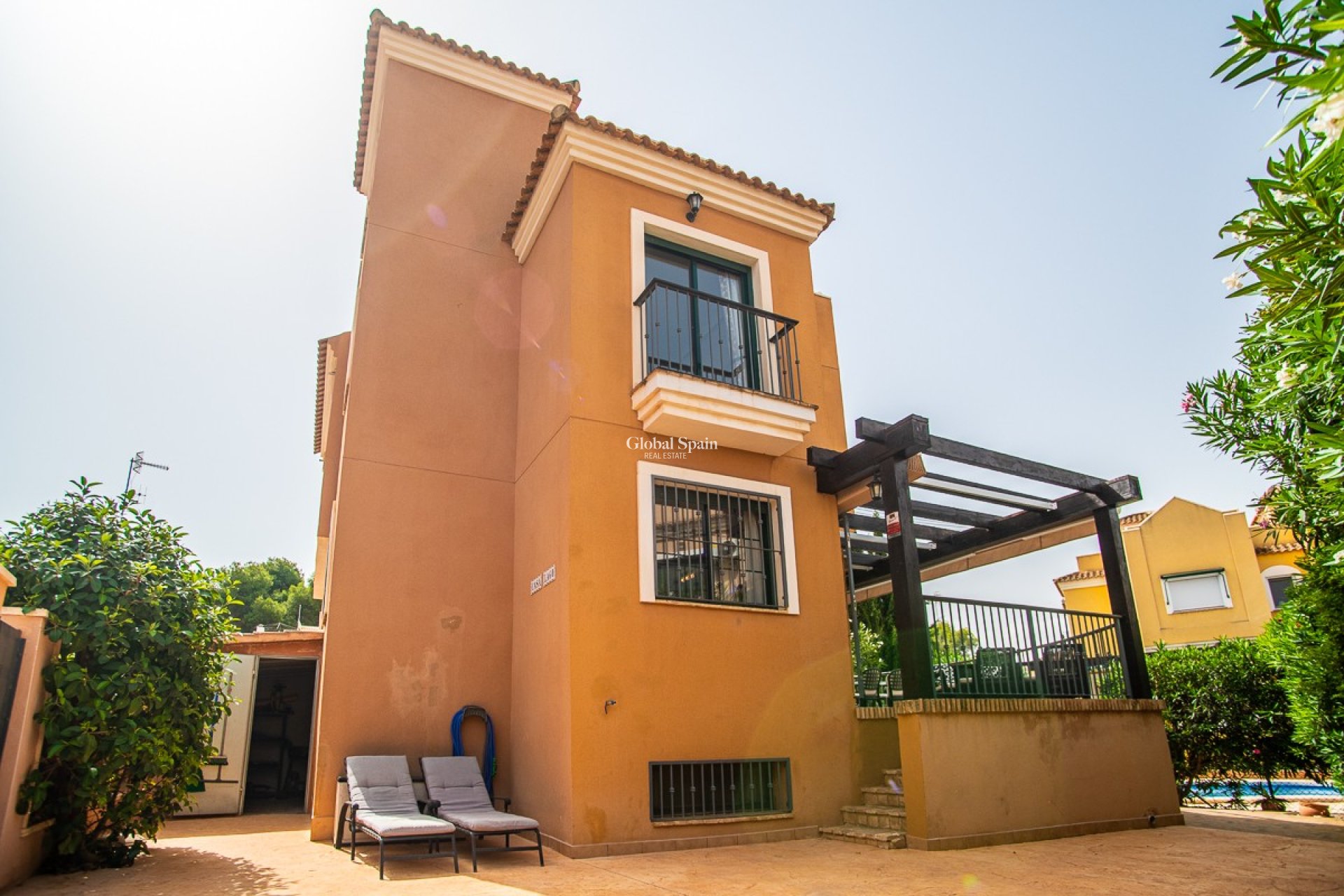 Venta - Casa -
TORREVIEJA - LOS BALCONES - LOS ALTOS