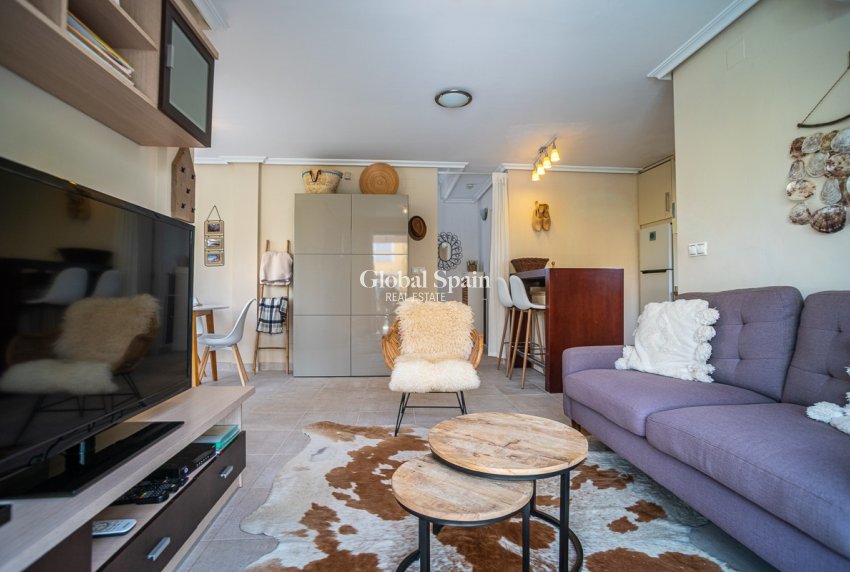 Venta - Casa -
TORREVIEJA - LOS BALCONES - LOS ALTOS