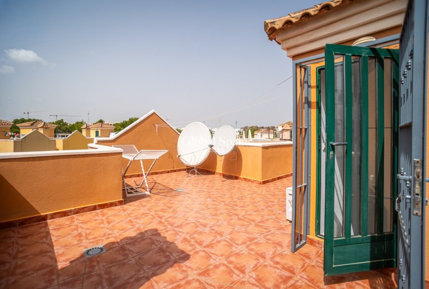 Venta - Casa -
TORREVIEJA - LOS BALCONES - LOS ALTOS