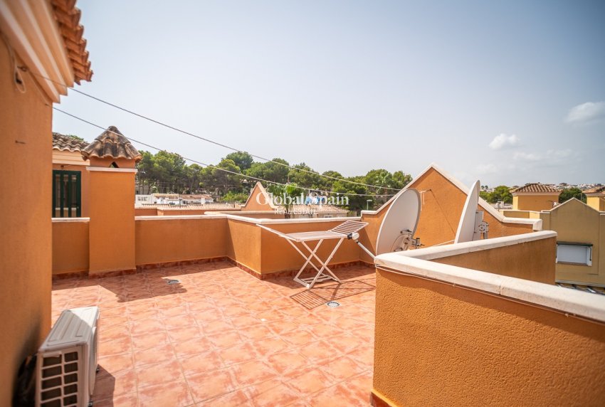 Venta - Casa -
TORREVIEJA - LOS BALCONES - LOS ALTOS