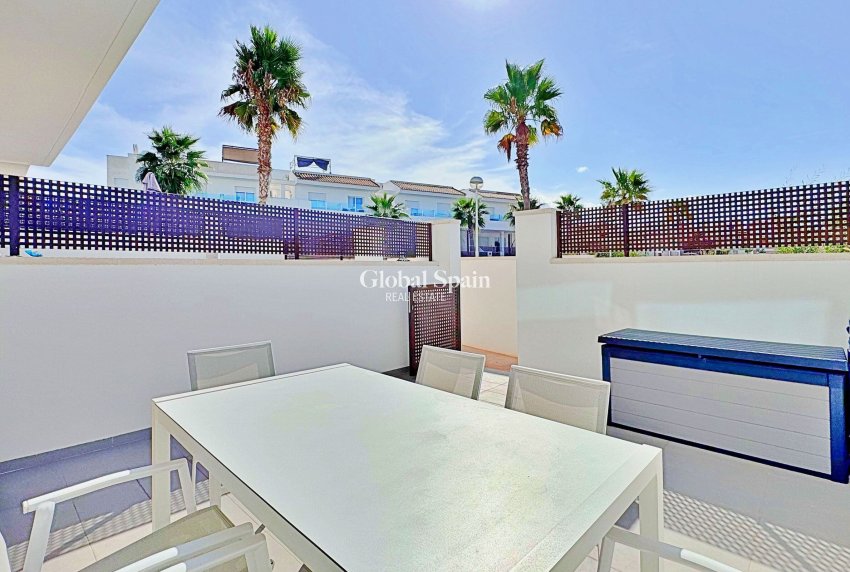 Venta - Casa -
TORREVIEJA - LOS BALCONES - LOS ALTOS