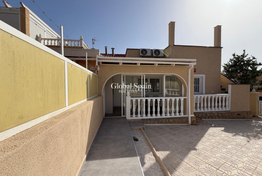 Venta - CASA -
TORREVIEJA - Miramar - Torre Del Moro